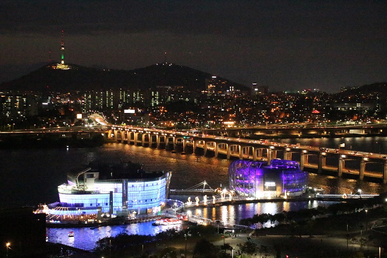 한국관광공사가 발표한 야간관광100선에 선정된 '세빛섬'