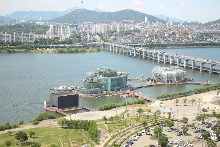 낮시간대에 바라본 반포한강공원과 세빛섬 전경